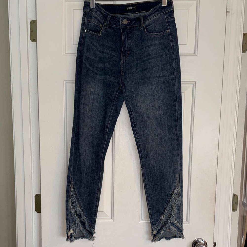 APNY Trendy Dark Blue Cropped Jeans with Frayed Hem